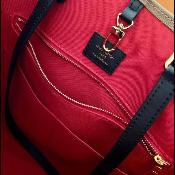 On The Go GM Giant Monogram Giant Monogram Reverse Tote Bag - Picture 6 of 6